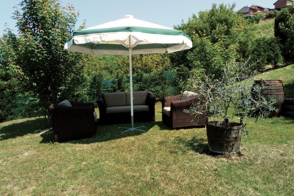 B&B La Dolce Vita Priocca Bagian luar foto